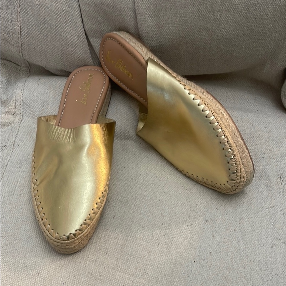 Sam Edelman Gold Mules Elegant Slip-On Design - Picture 3 of 3